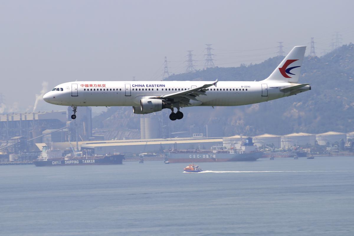 中国东部空中客车A321在香港国际机场低海拔地区的最终方法